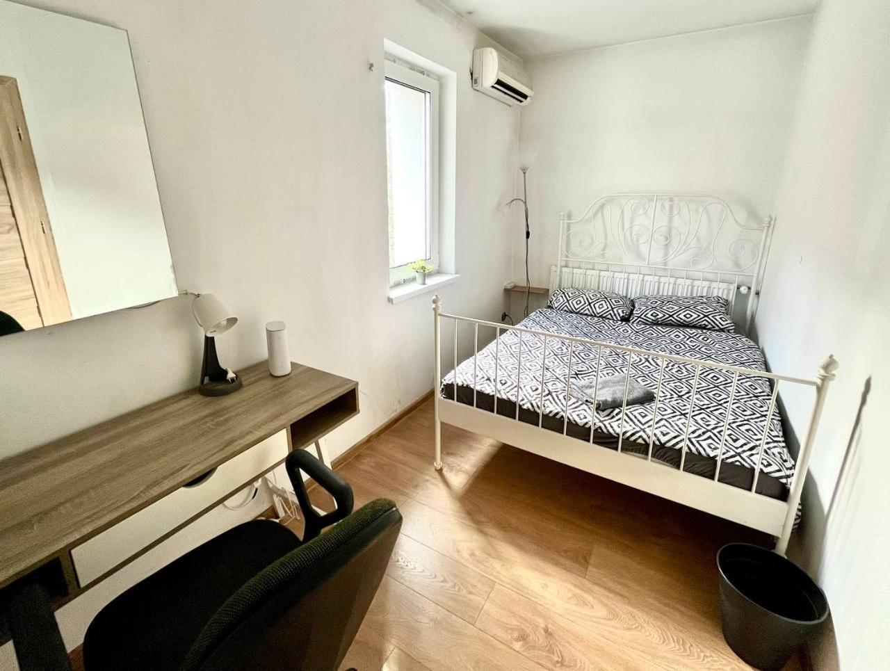 Comfy, Nice And Small Room In Краков Экстерьер фото